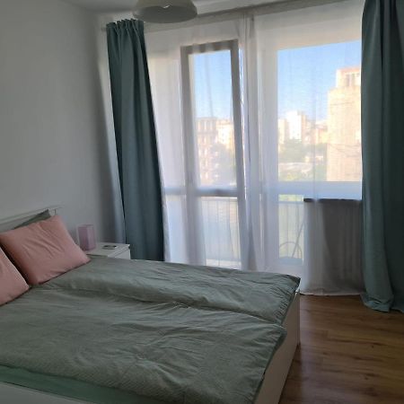 Rene'S Leisure Apartment Bukarest Kültér fotó