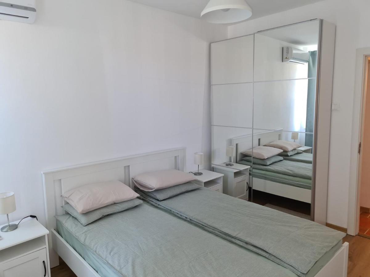 Rene'S Leisure Apartment Bukarest Kültér fotó