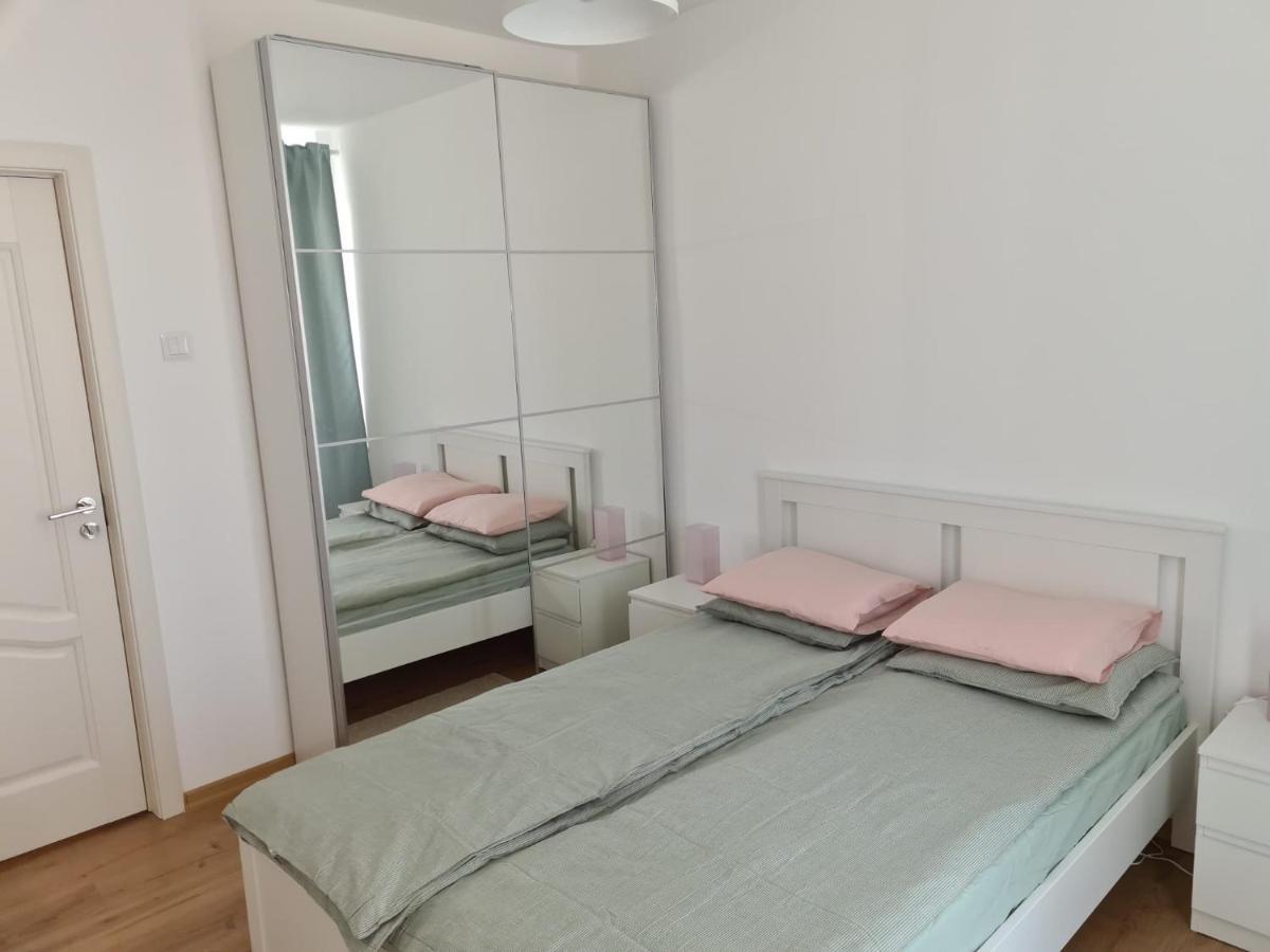 Rene'S Leisure Apartment Bukarest Kültér fotó